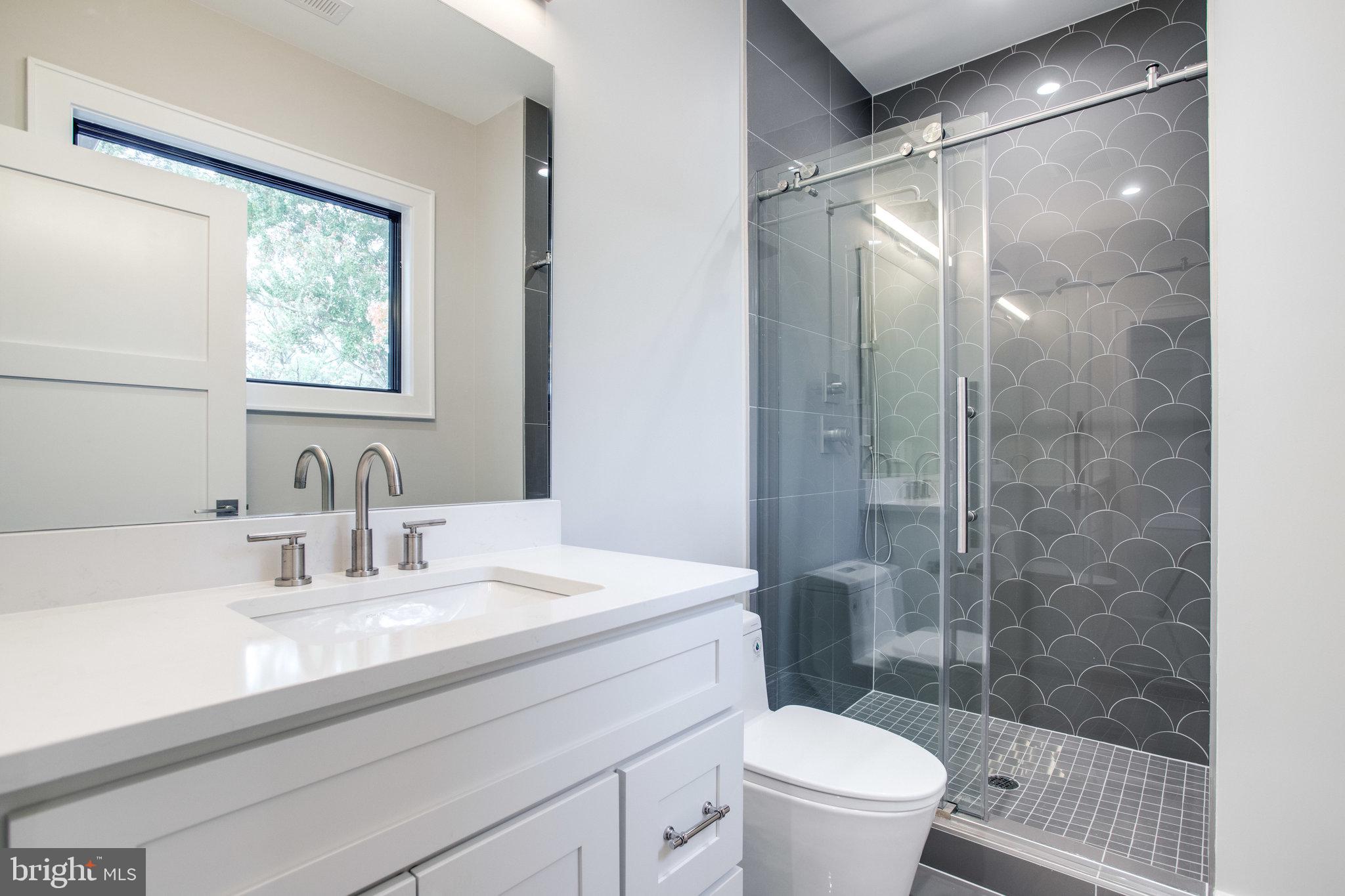 BROYHILLS MCLEAN ESTATES - Residential