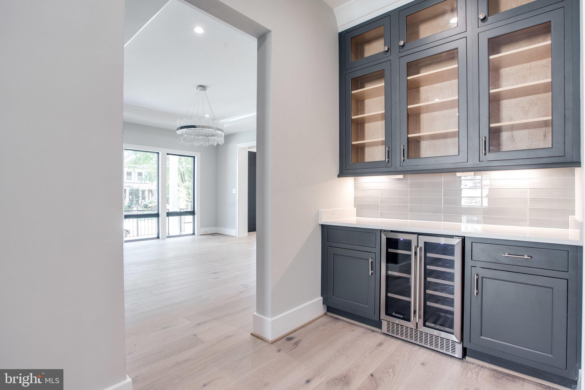 BROYHILLS MCLEAN ESTATES - Residential