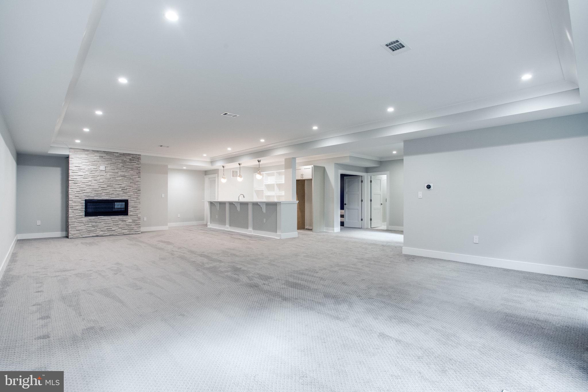 BROYHILLS MCLEAN ESTATES - Residential