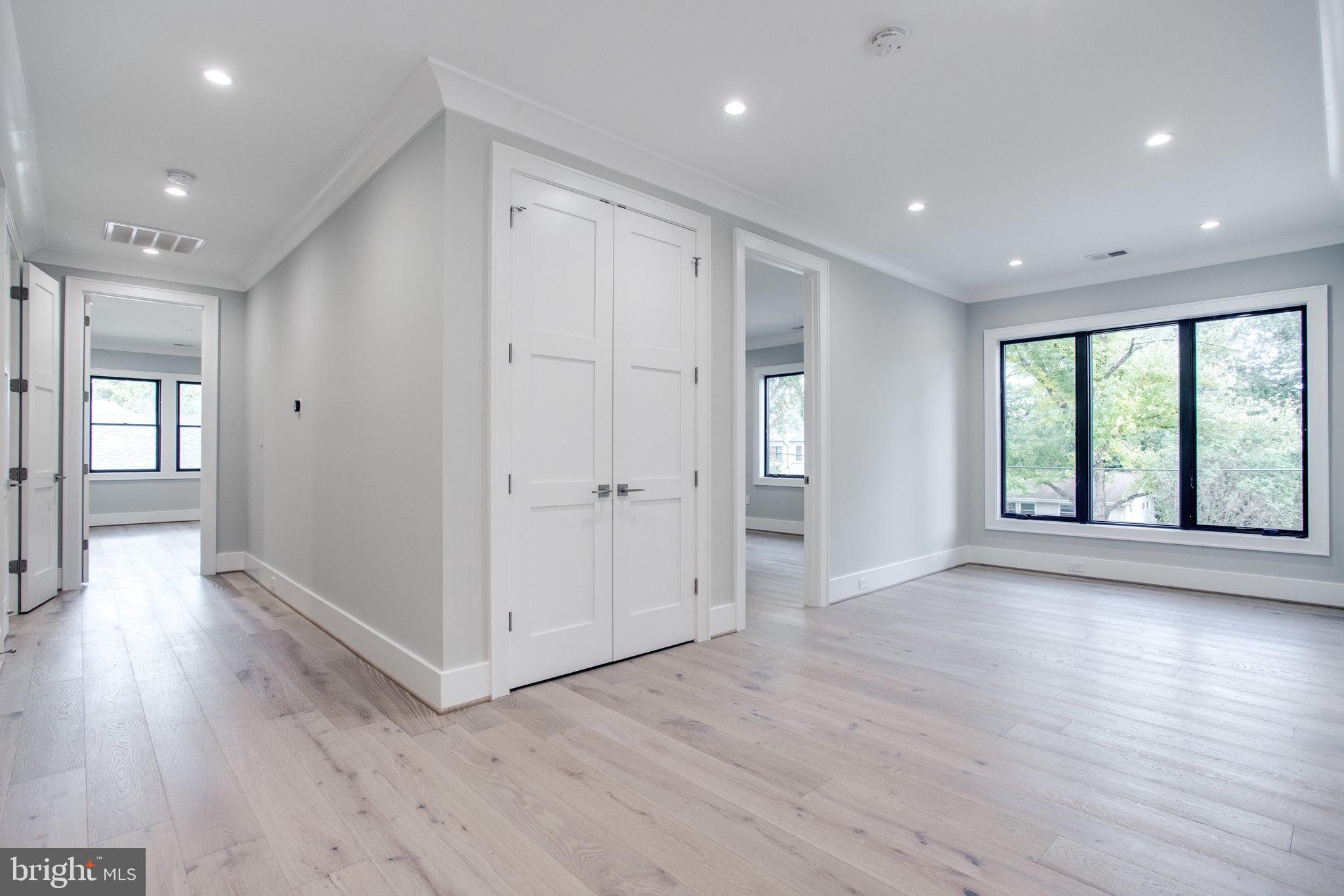 BROYHILLS MCLEAN ESTATES - Residential