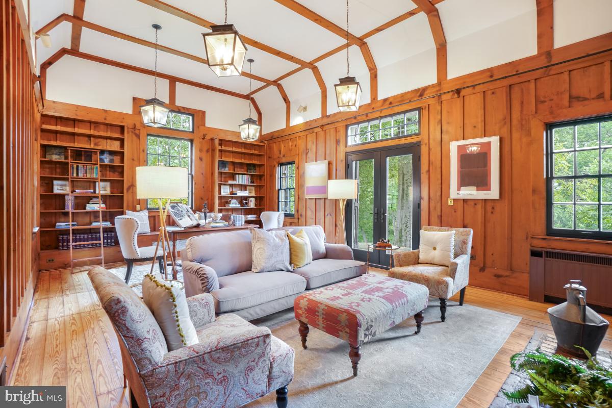 MANOR PARK - Residential