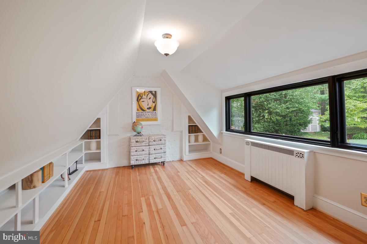 MANOR PARK - Residential