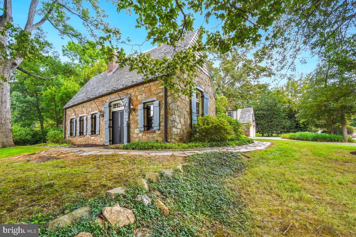 MANOR PARK - Residential