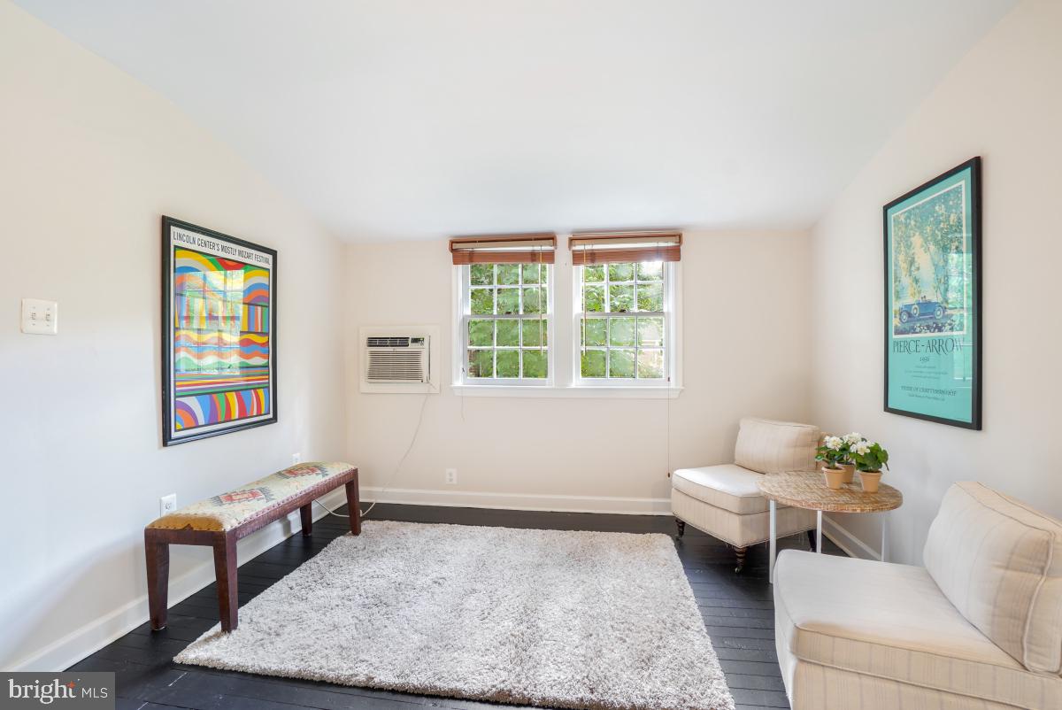 MANOR PARK - Residential