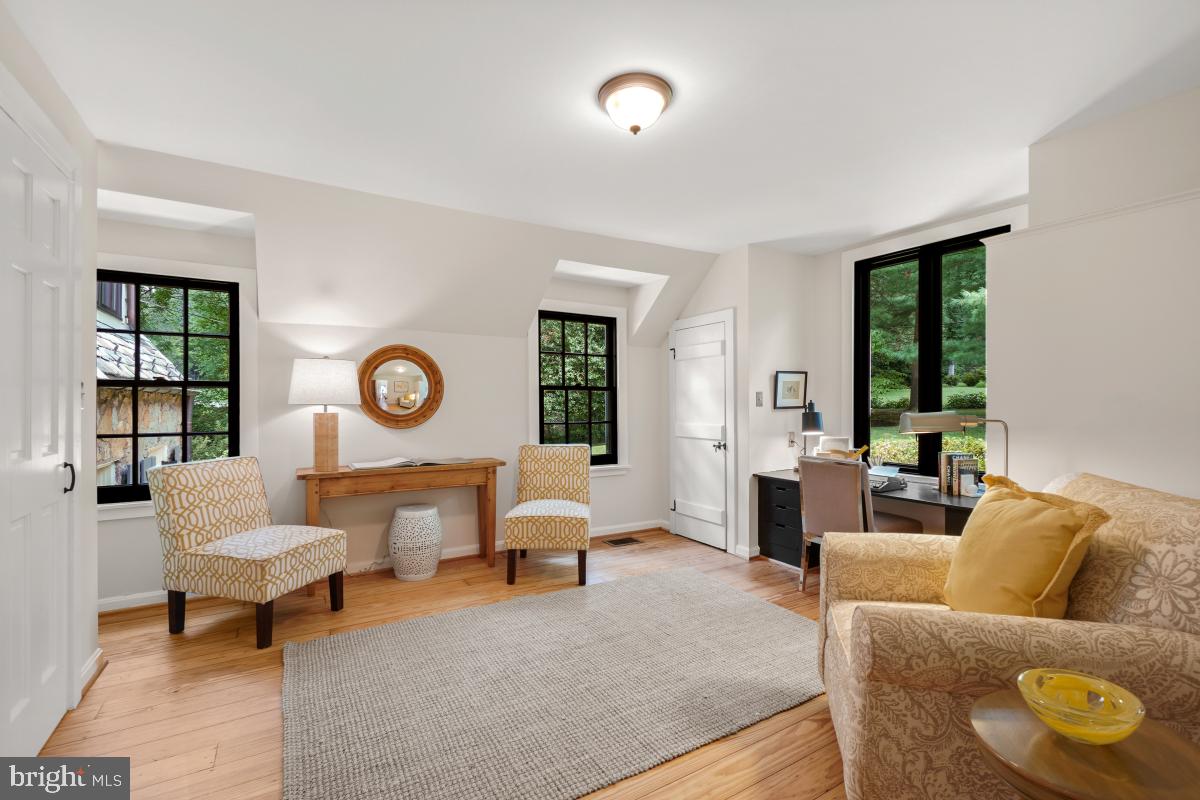 MANOR PARK - Residential