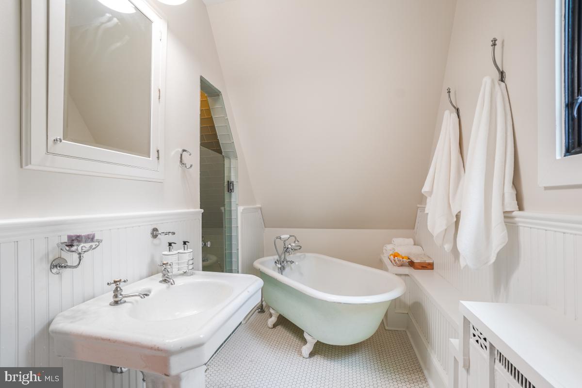 MANOR PARK - Residential