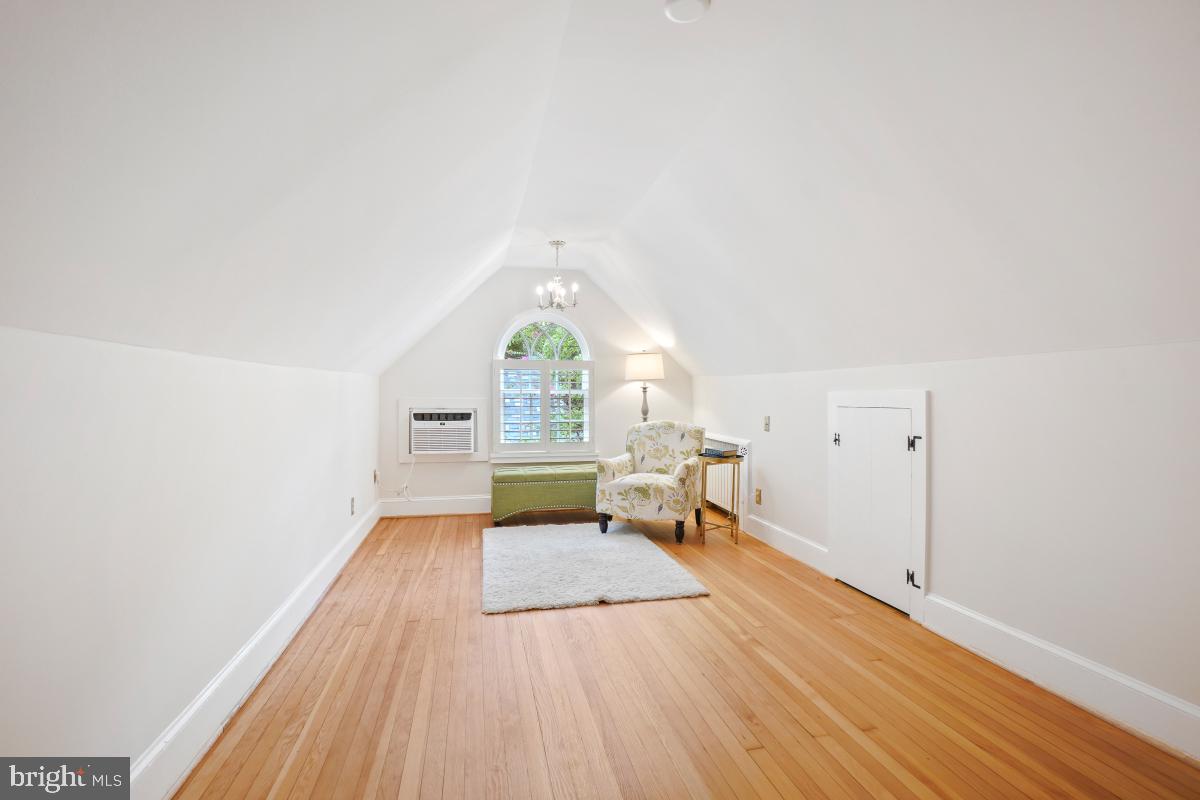 MANOR PARK - Residential