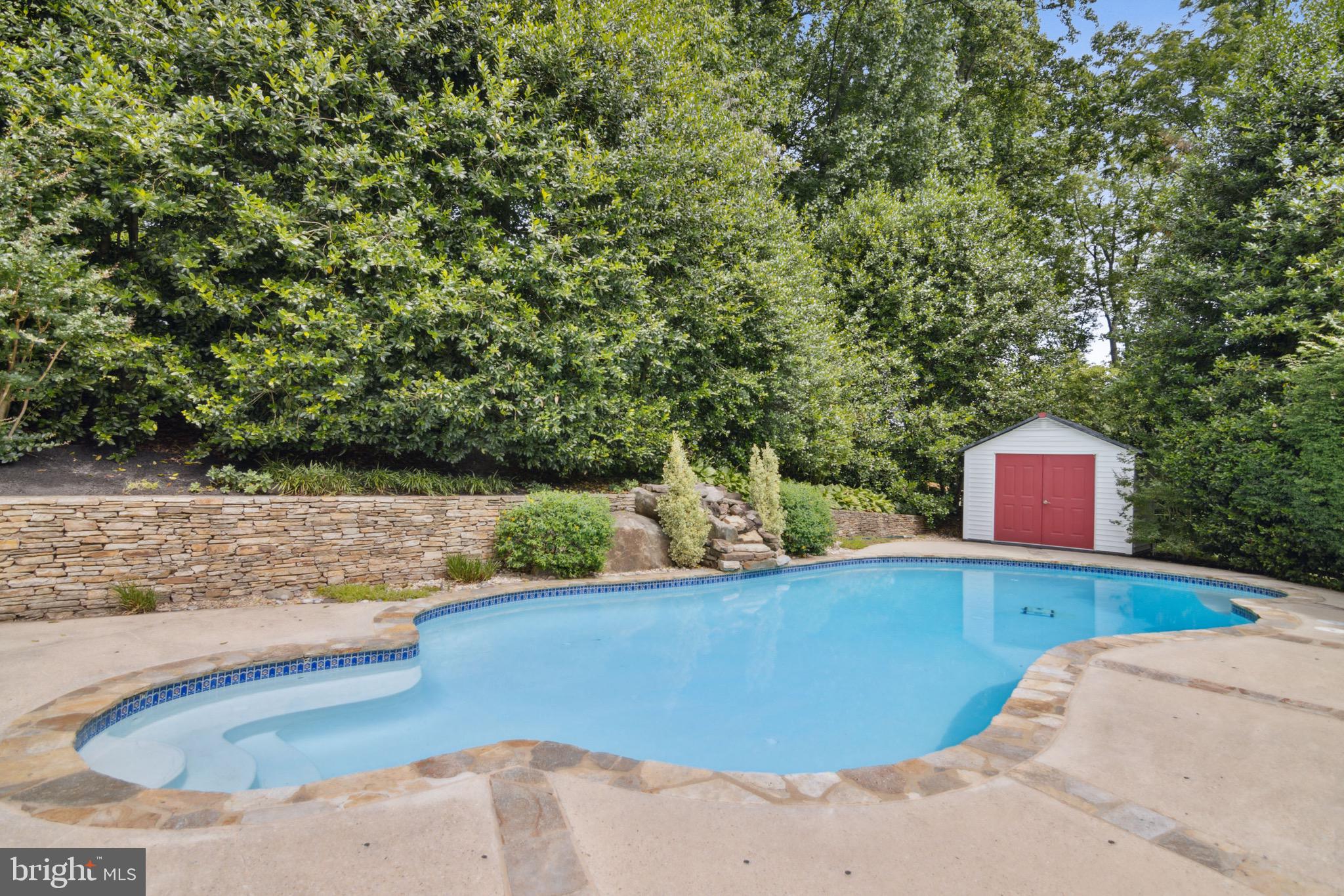 BEECHWOOD HEIGHTS - Residential