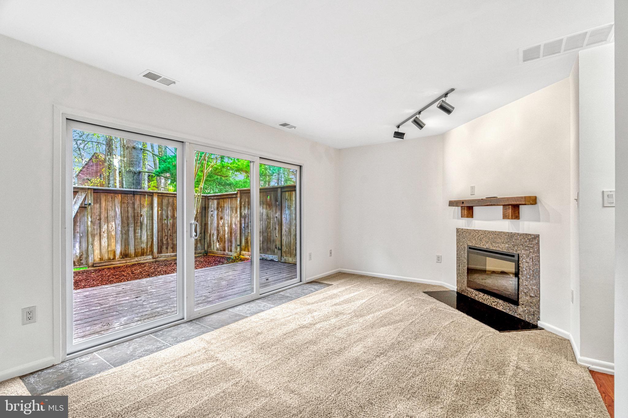 BOSTON RIDGE - Residential