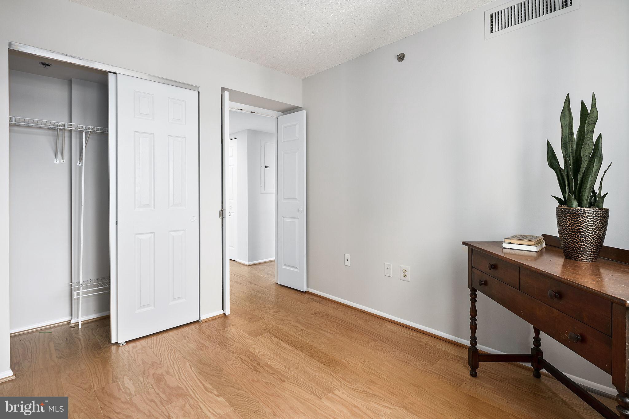 THE JEFFERSON - SUNRISE SENIOR LIVING - Residential