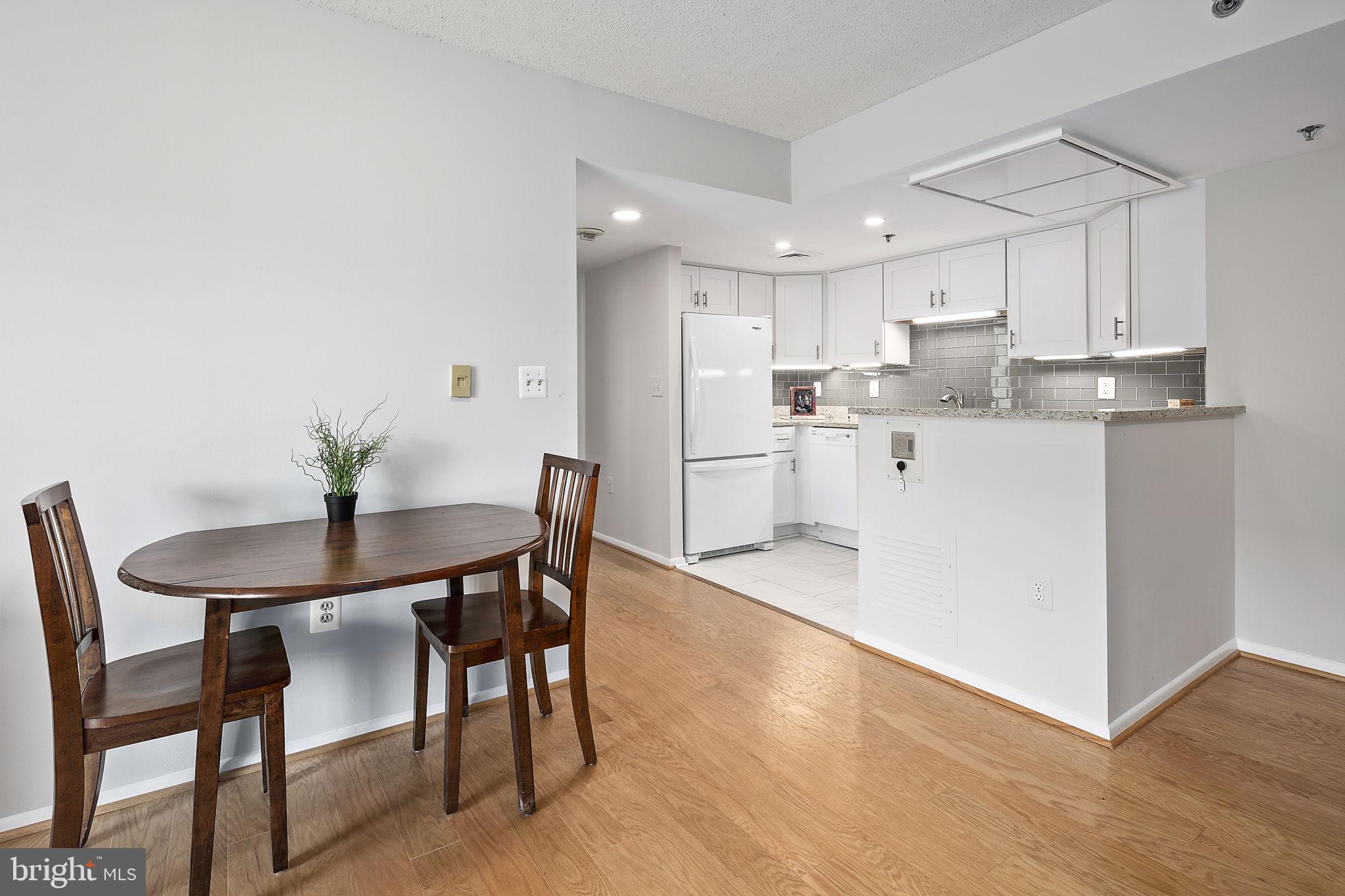 THE JEFFERSON - SUNRISE SENIOR LIVING - Residential