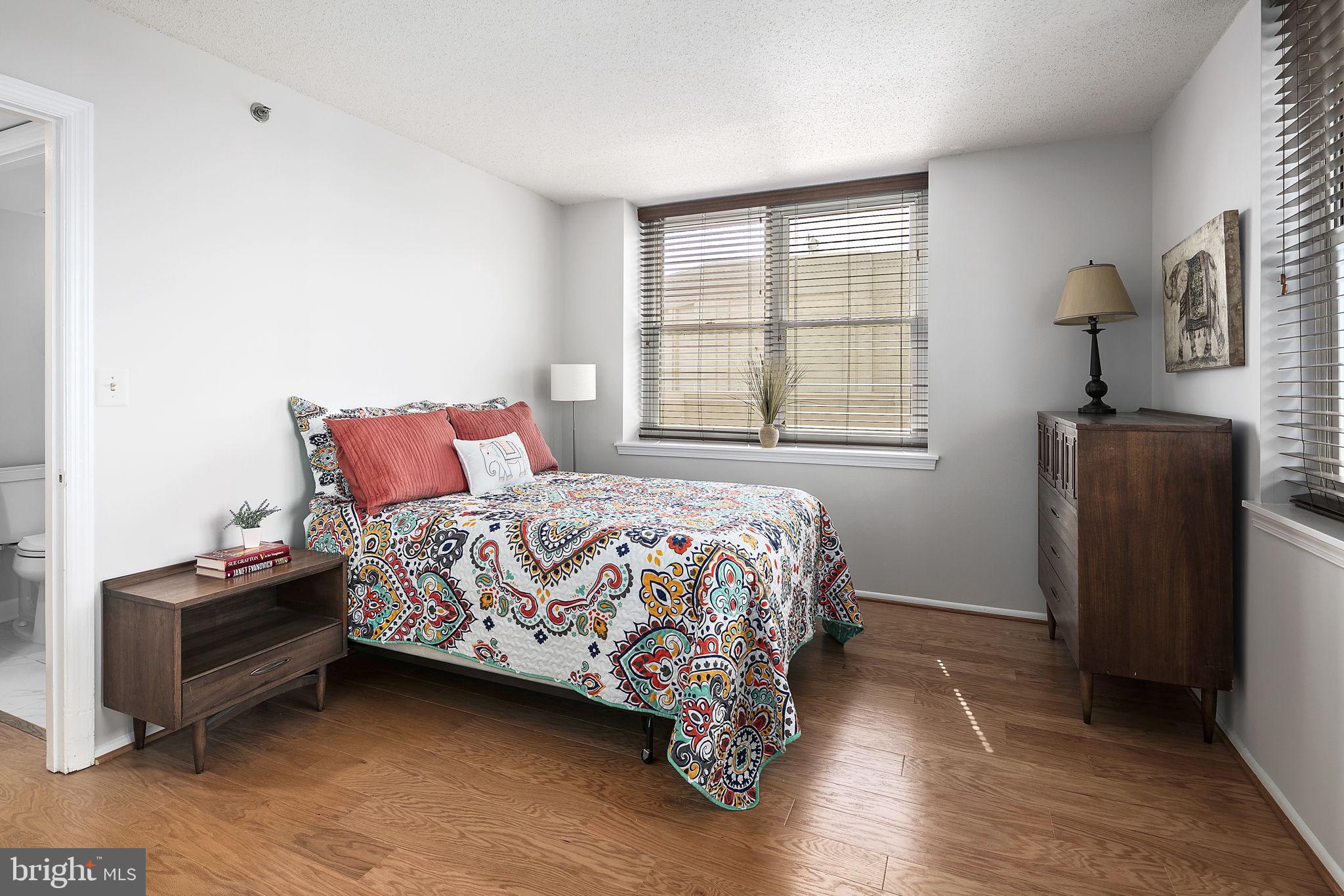 THE JEFFERSON - SUNRISE SENIOR LIVING - Residential