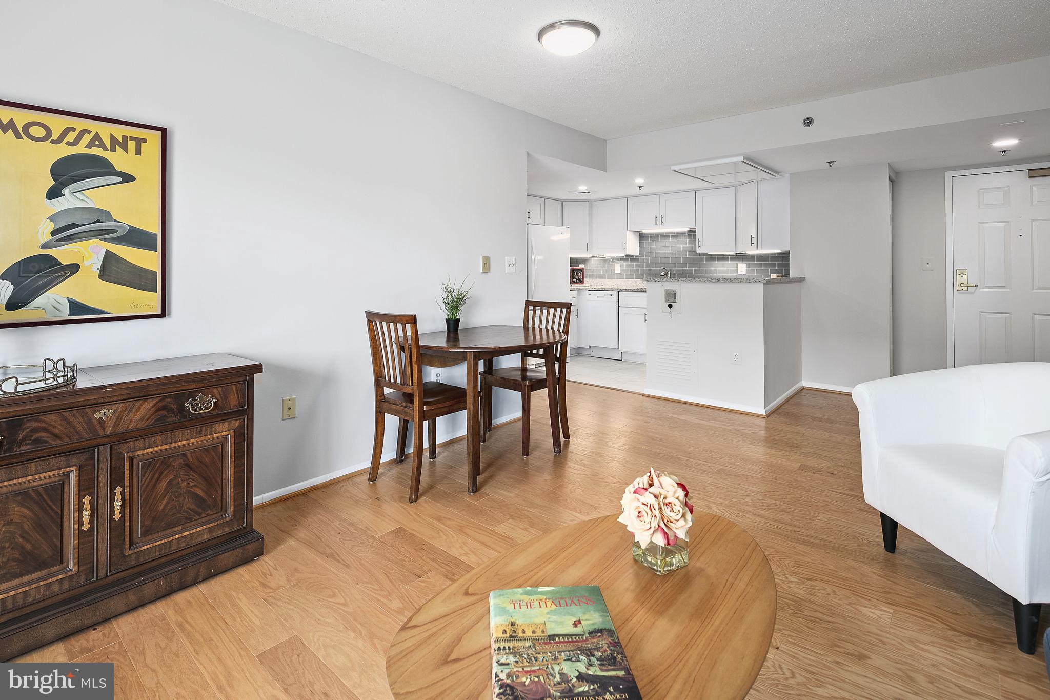 THE JEFFERSON - SUNRISE SENIOR LIVING - Residential