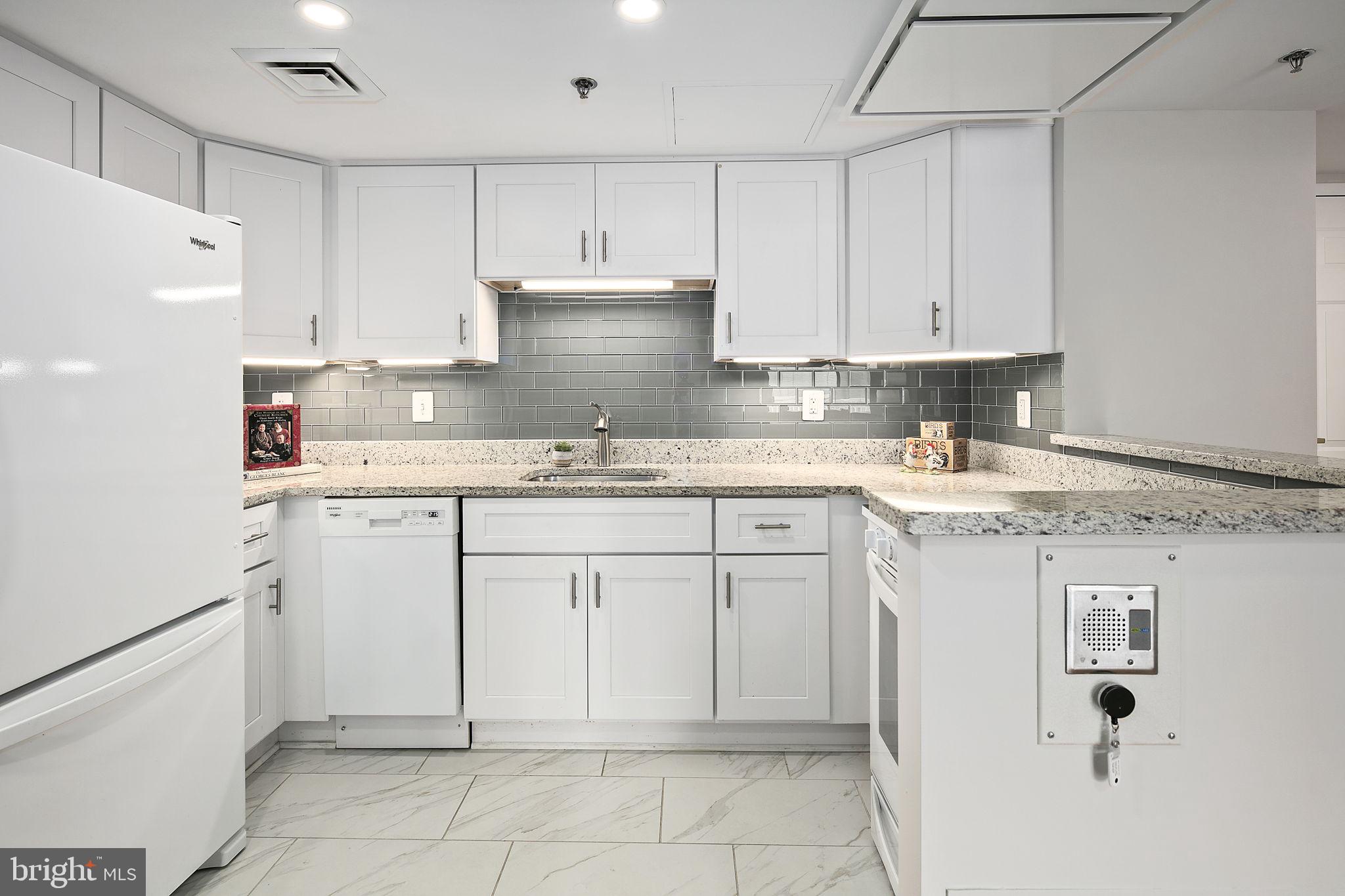 THE JEFFERSON - SUNRISE SENIOR LIVING - Residential