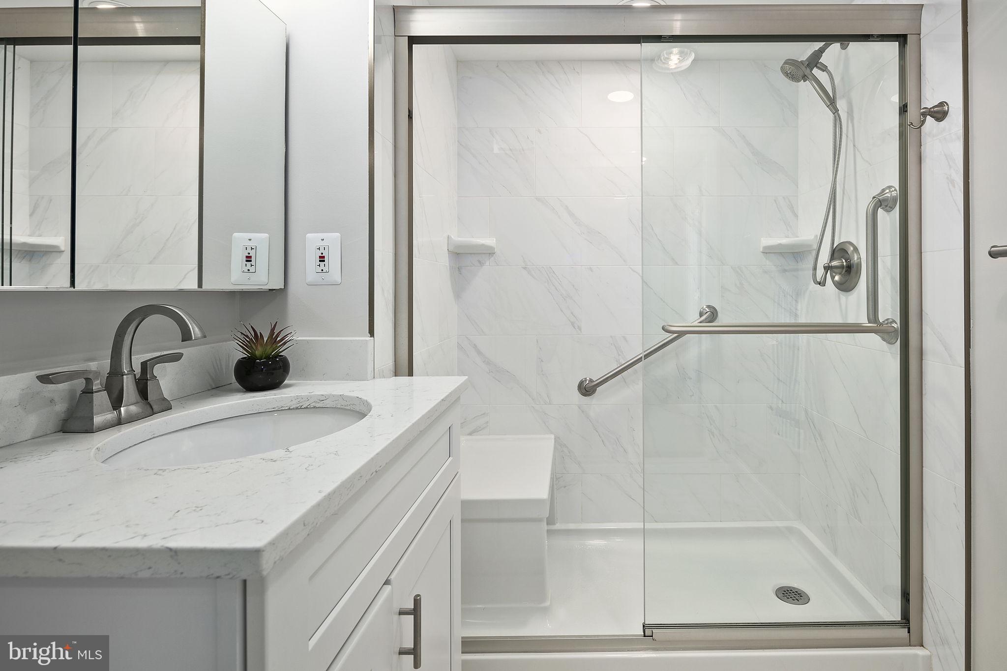 THE JEFFERSON - SUNRISE SENIOR LIVING - Residential