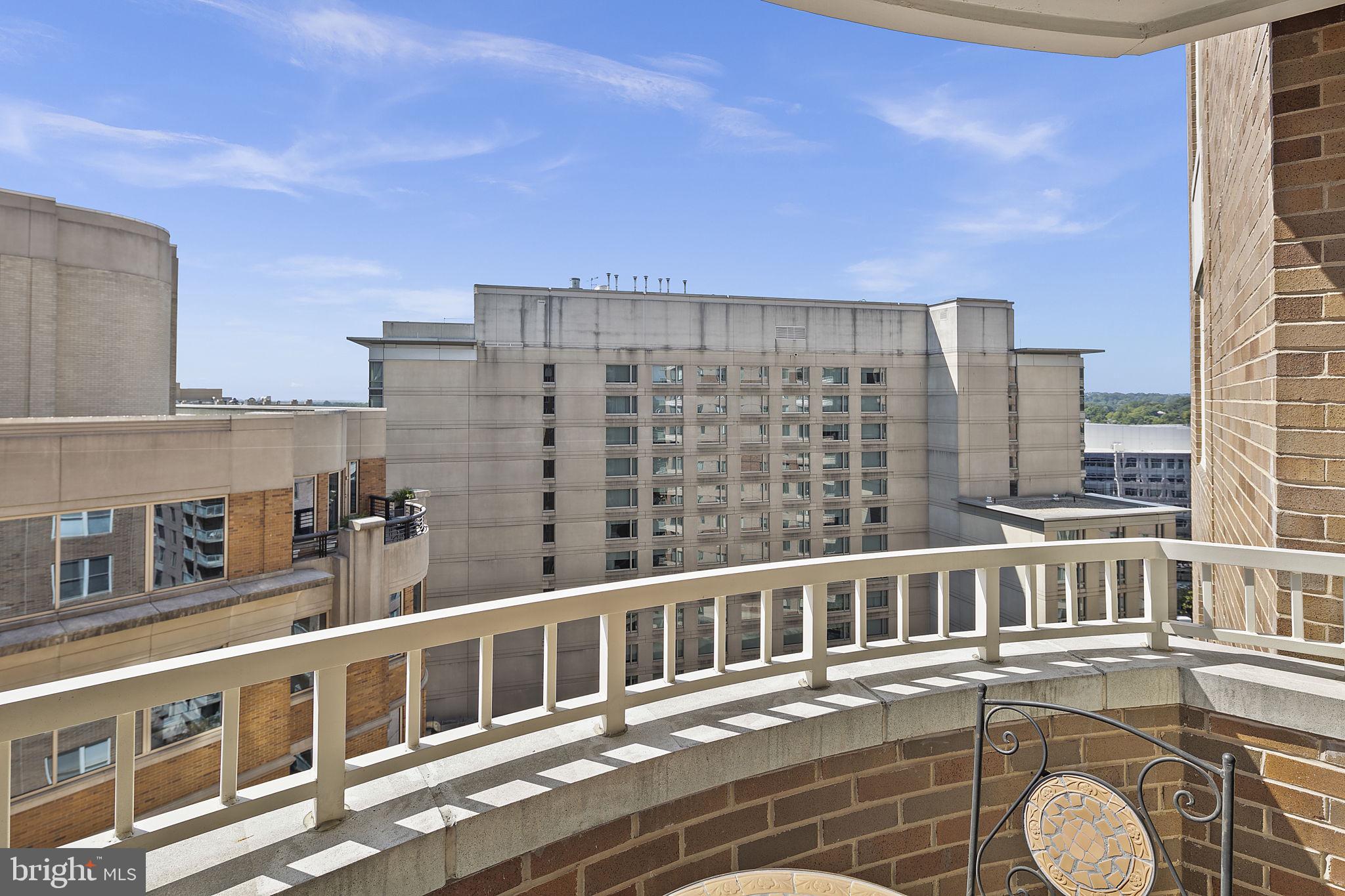 THE JEFFERSON - SUNRISE SENIOR LIVING - Residential