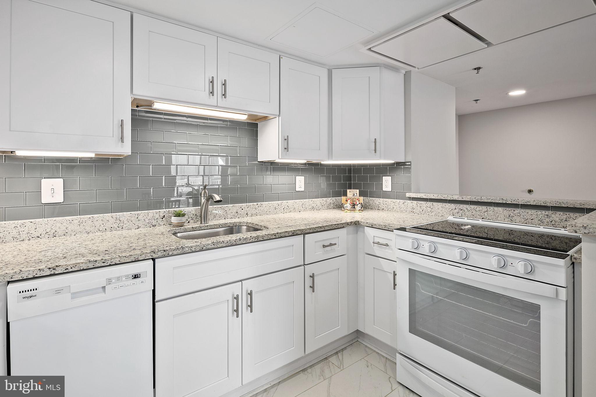 THE JEFFERSON - SUNRISE SENIOR LIVING - Residential