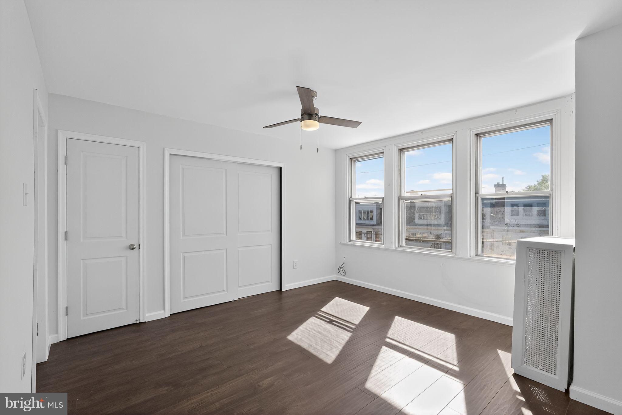 ELMWOOD PARK - Residential