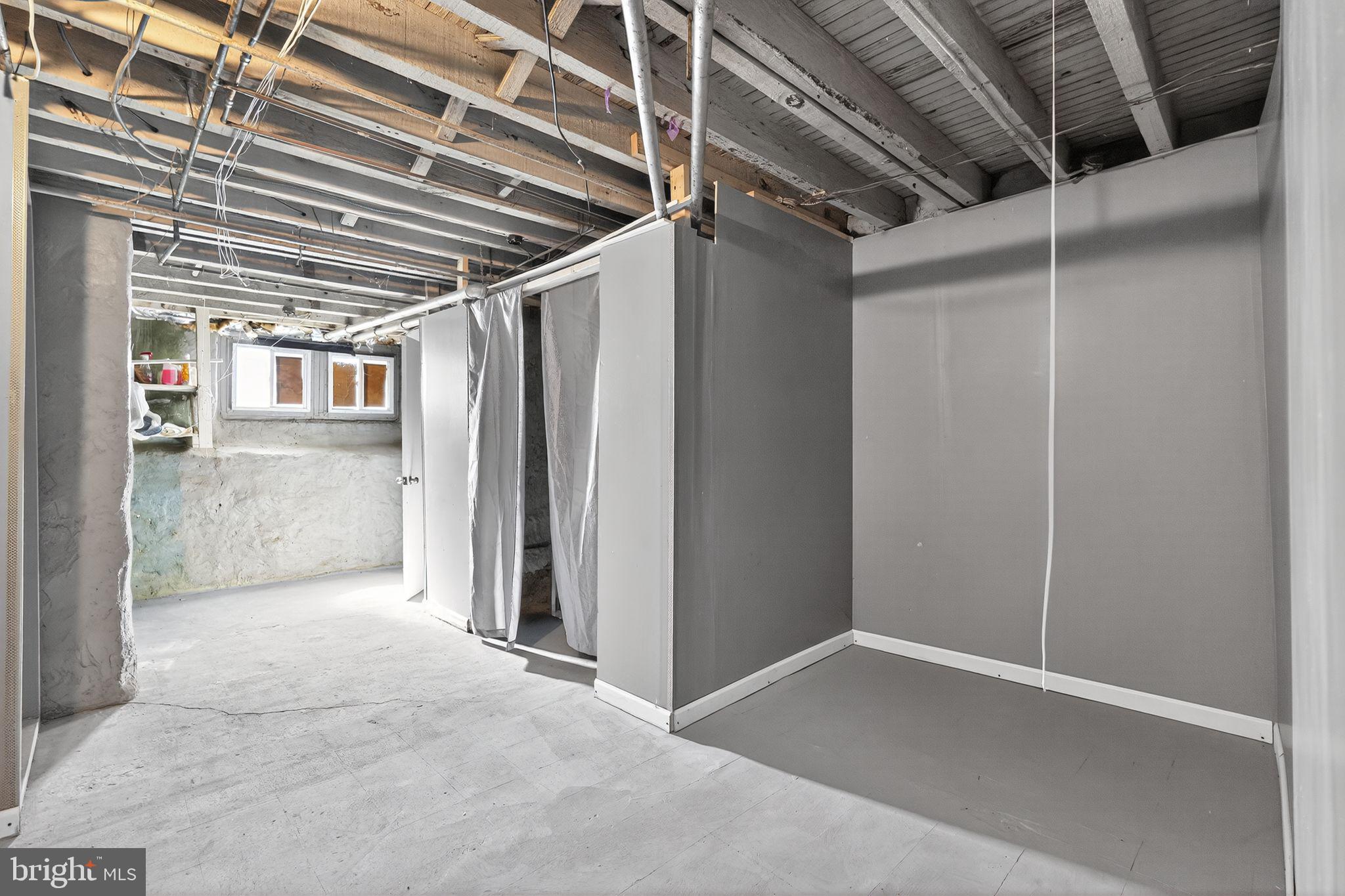 ELMWOOD PARK - Residential