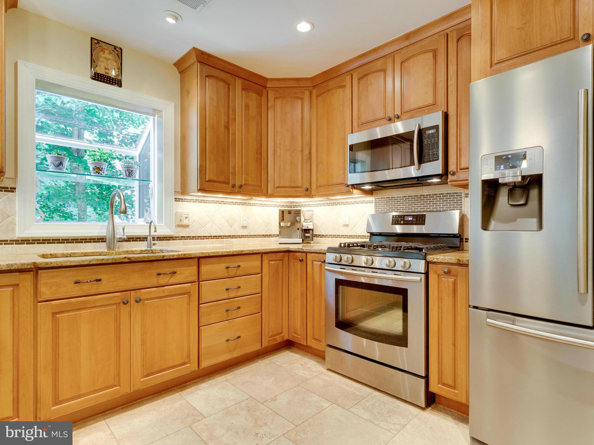 LAKEWOOD HILLS - Residential