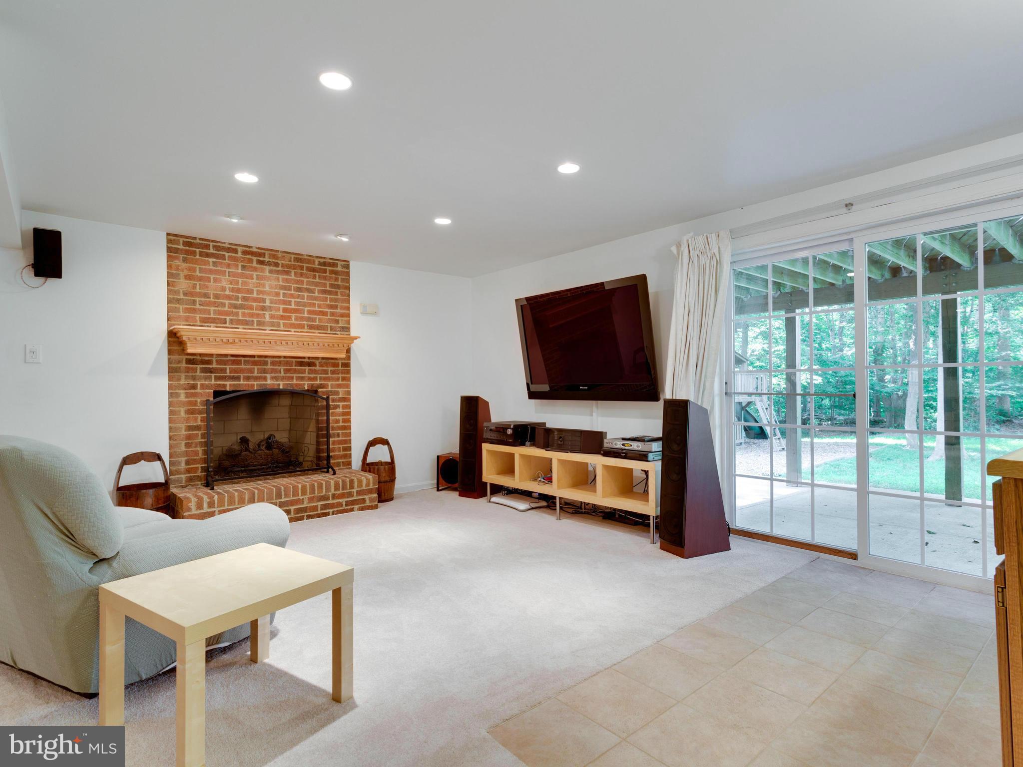 LAKEWOOD HILLS - Residential