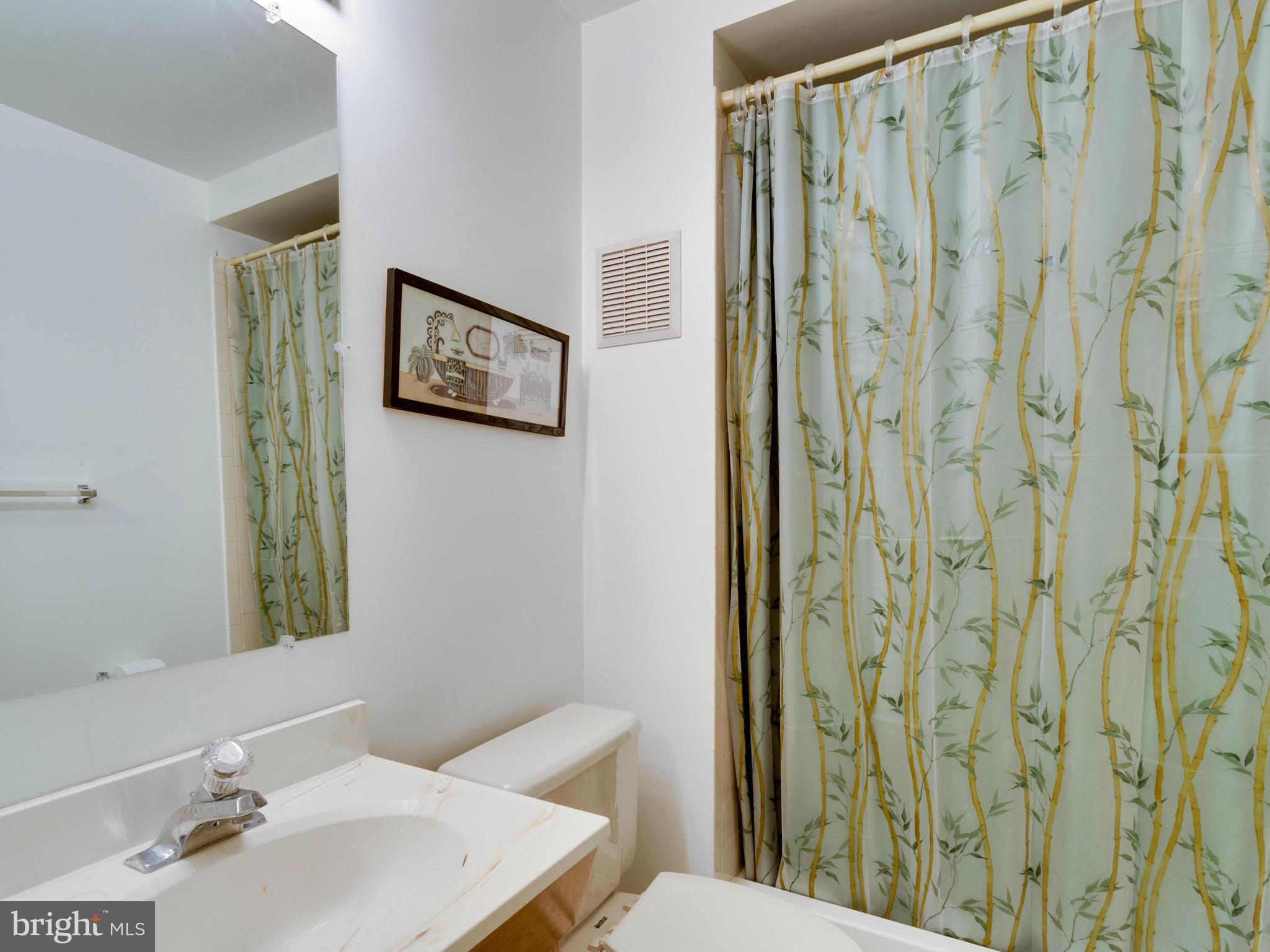 LAKEWOOD HILLS - Residential