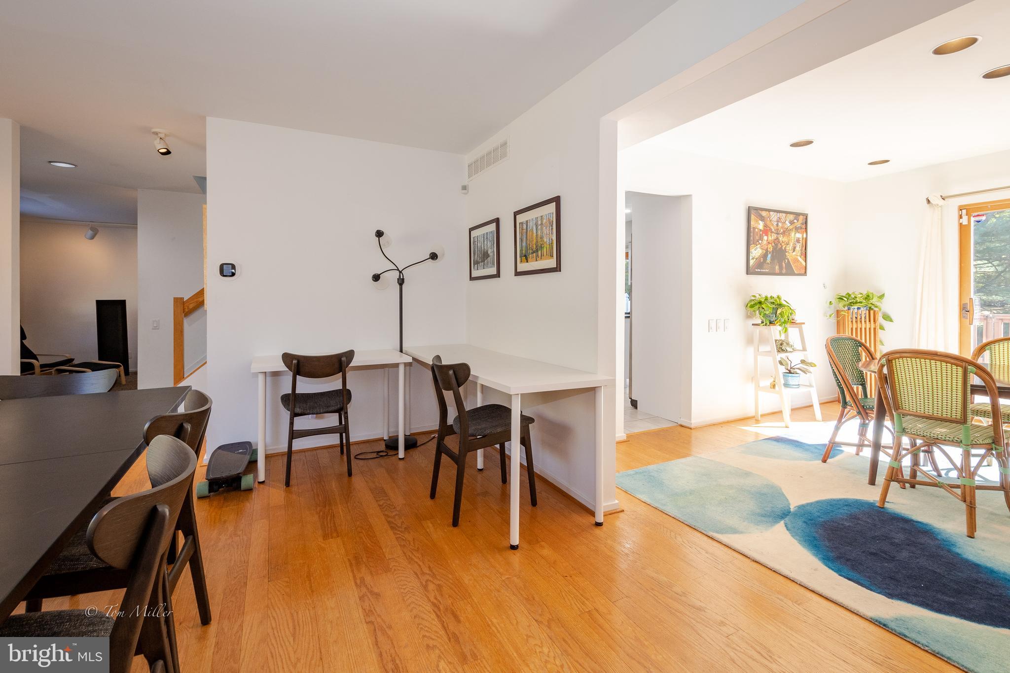 AUTUMN WINDS - Residential