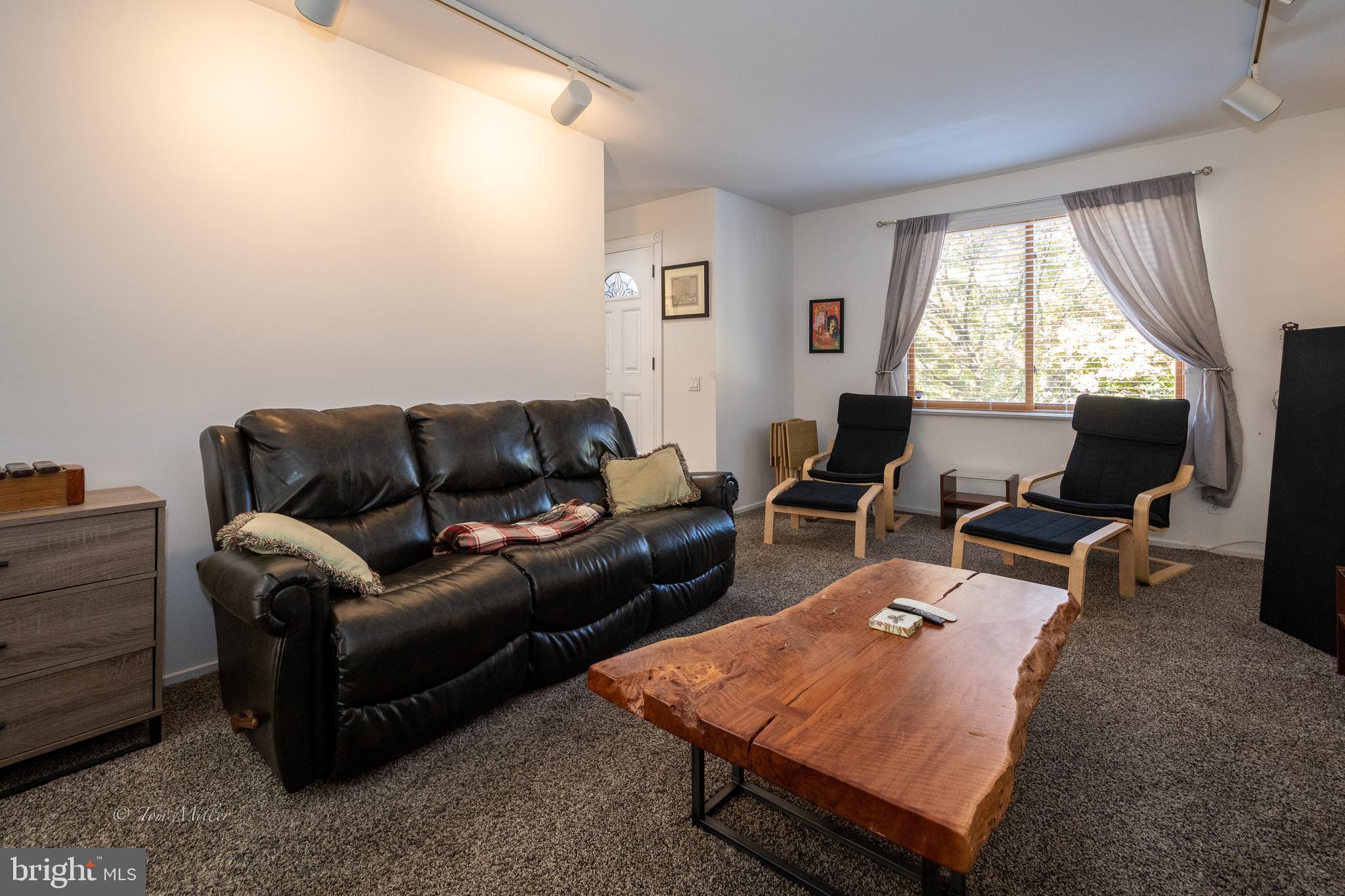 AUTUMN WINDS - Residential