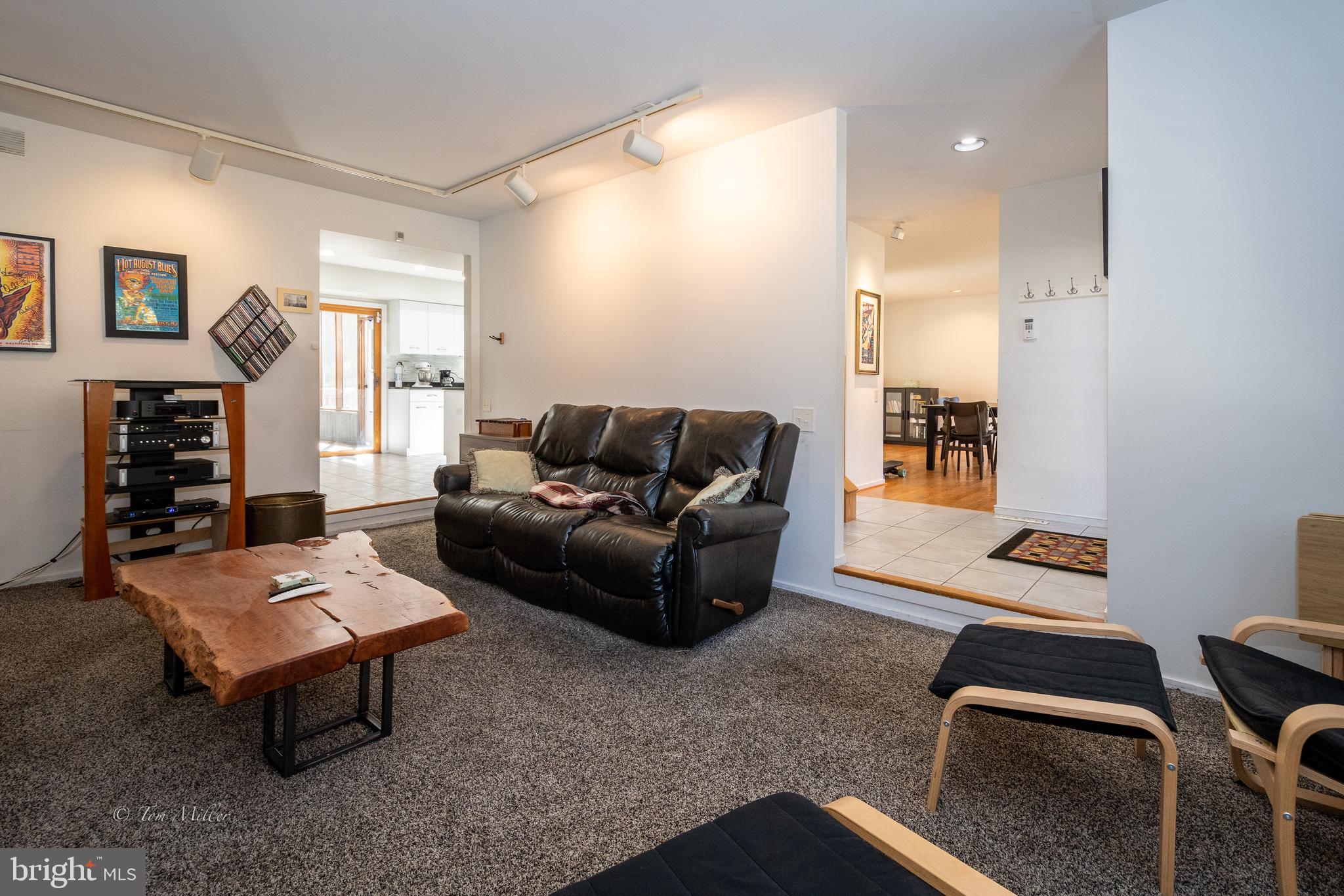 AUTUMN WINDS - Residential