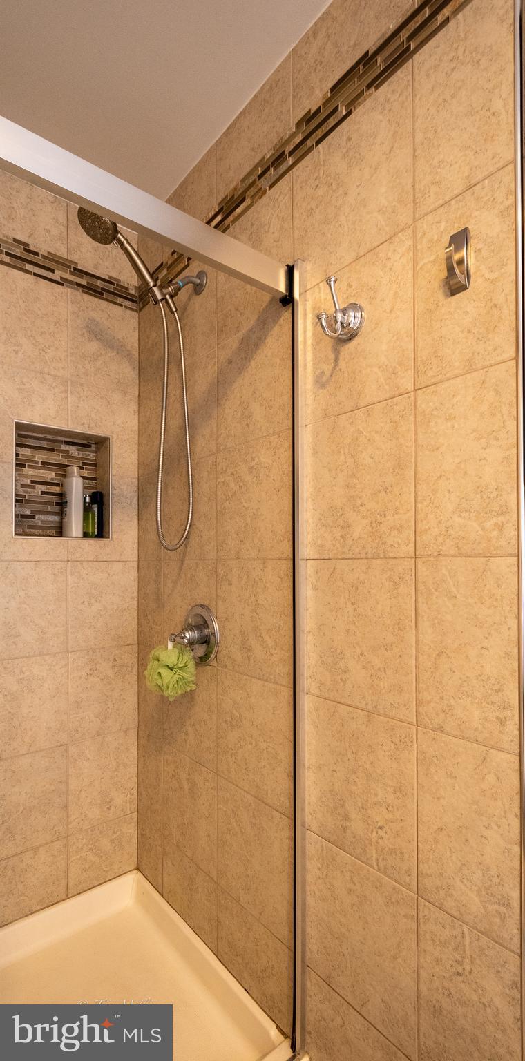 AUTUMN WINDS - Residential