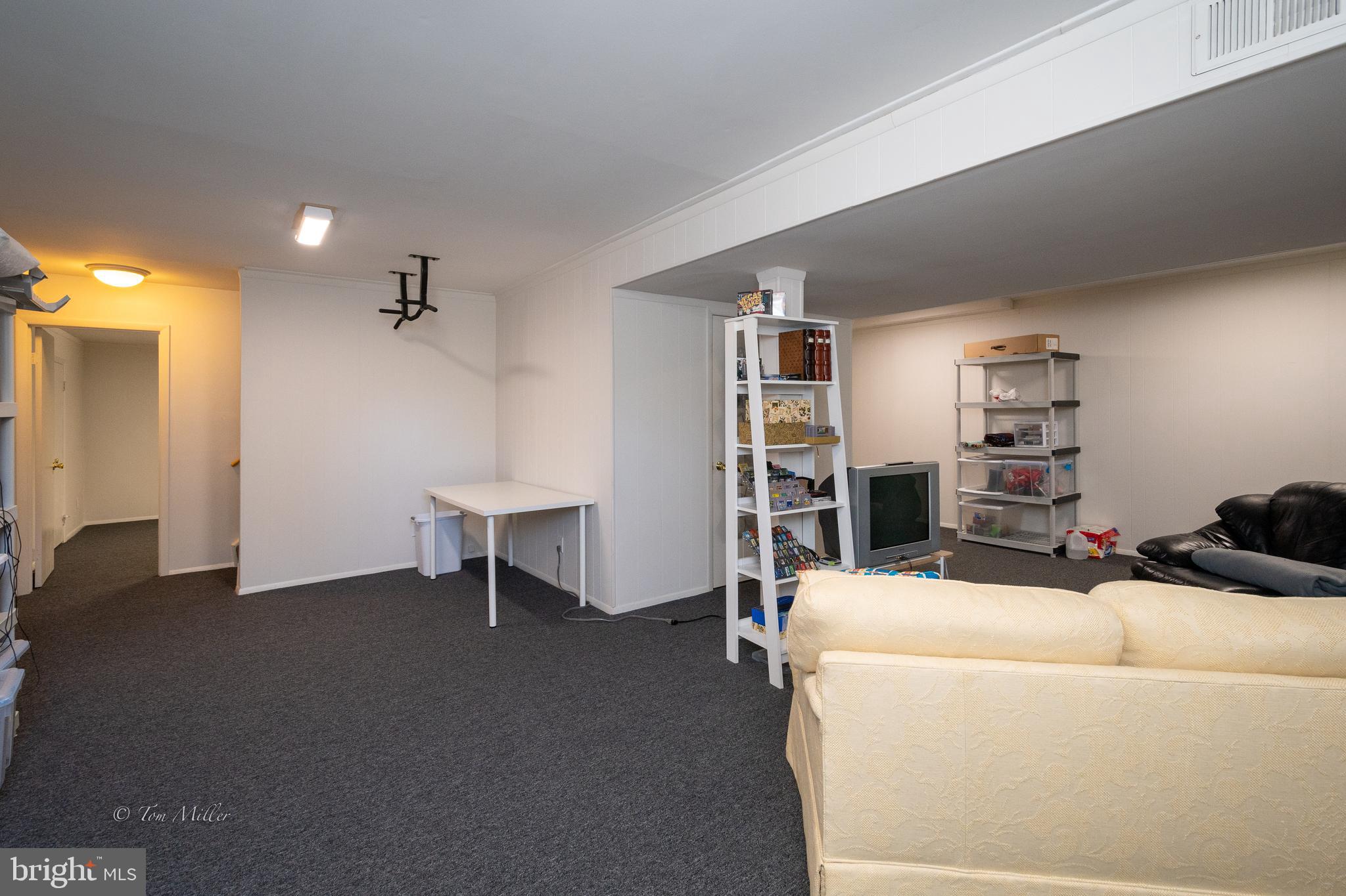 AUTUMN WINDS - Residential