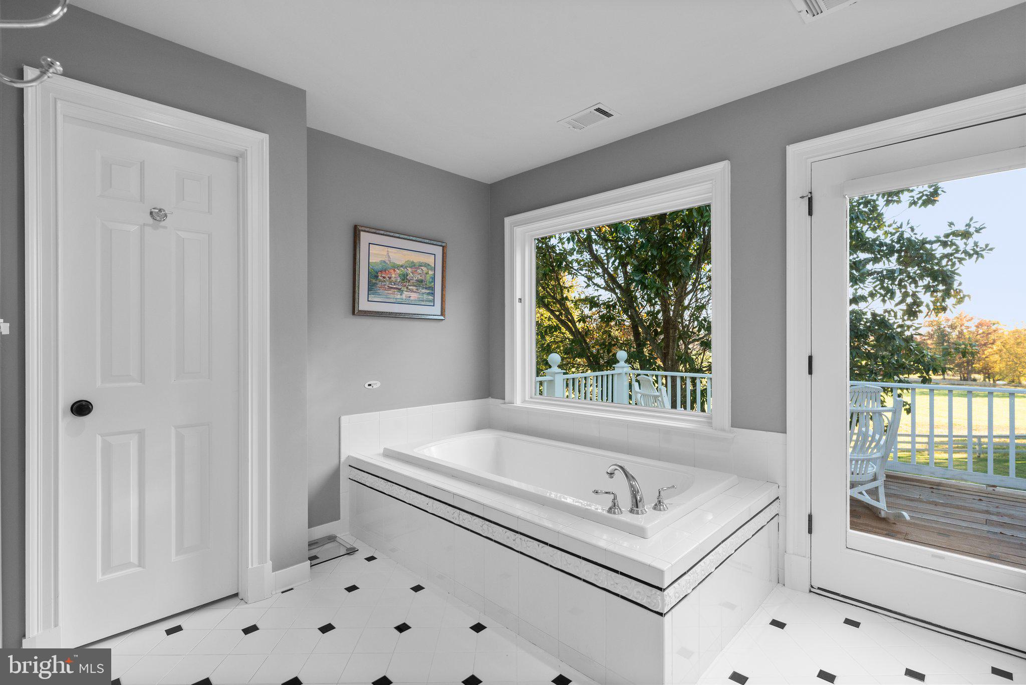 PATERNAL GIFT FARM - Residential