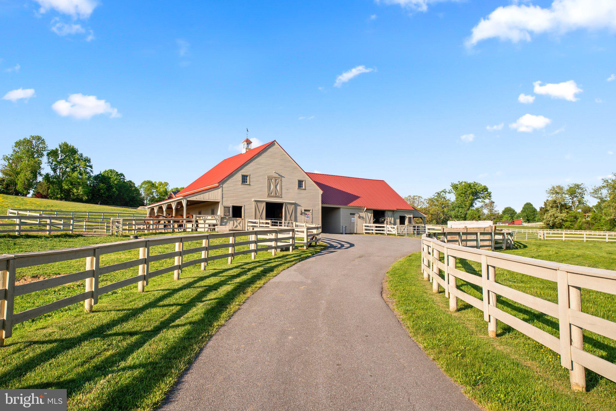 PATERNAL GIFT FARM - Residential