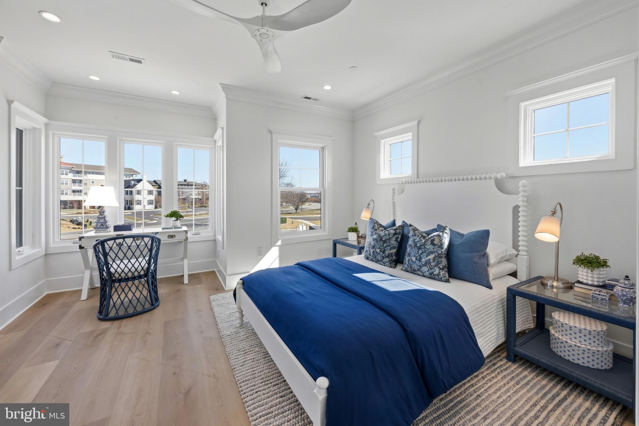 BAY BRIDGE MARINA - Residential