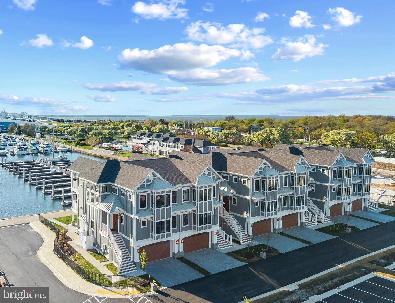 BAY BRIDGE MARINA - Residential