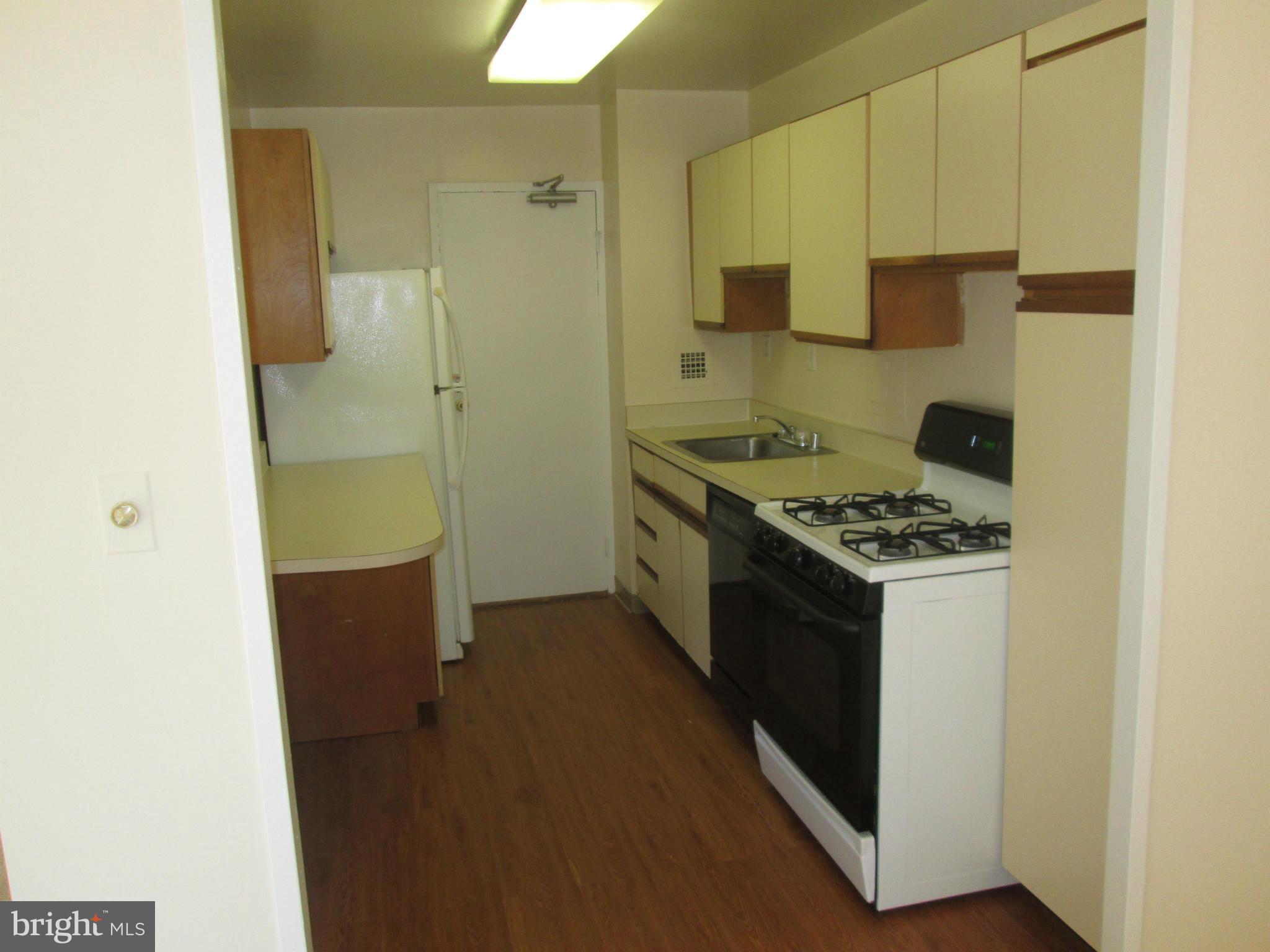 RIVER TOWERS - Residential