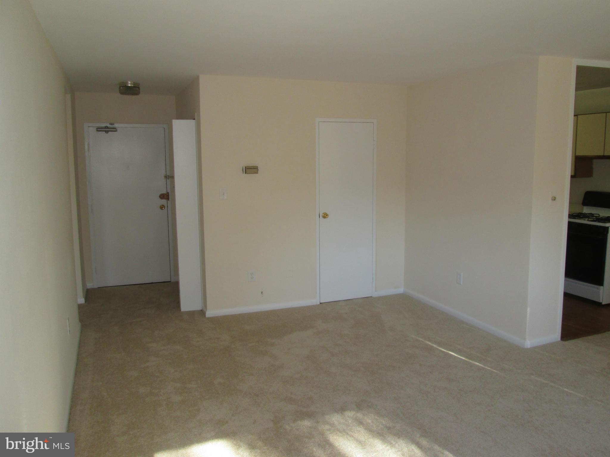 RIVER TOWERS - Residential