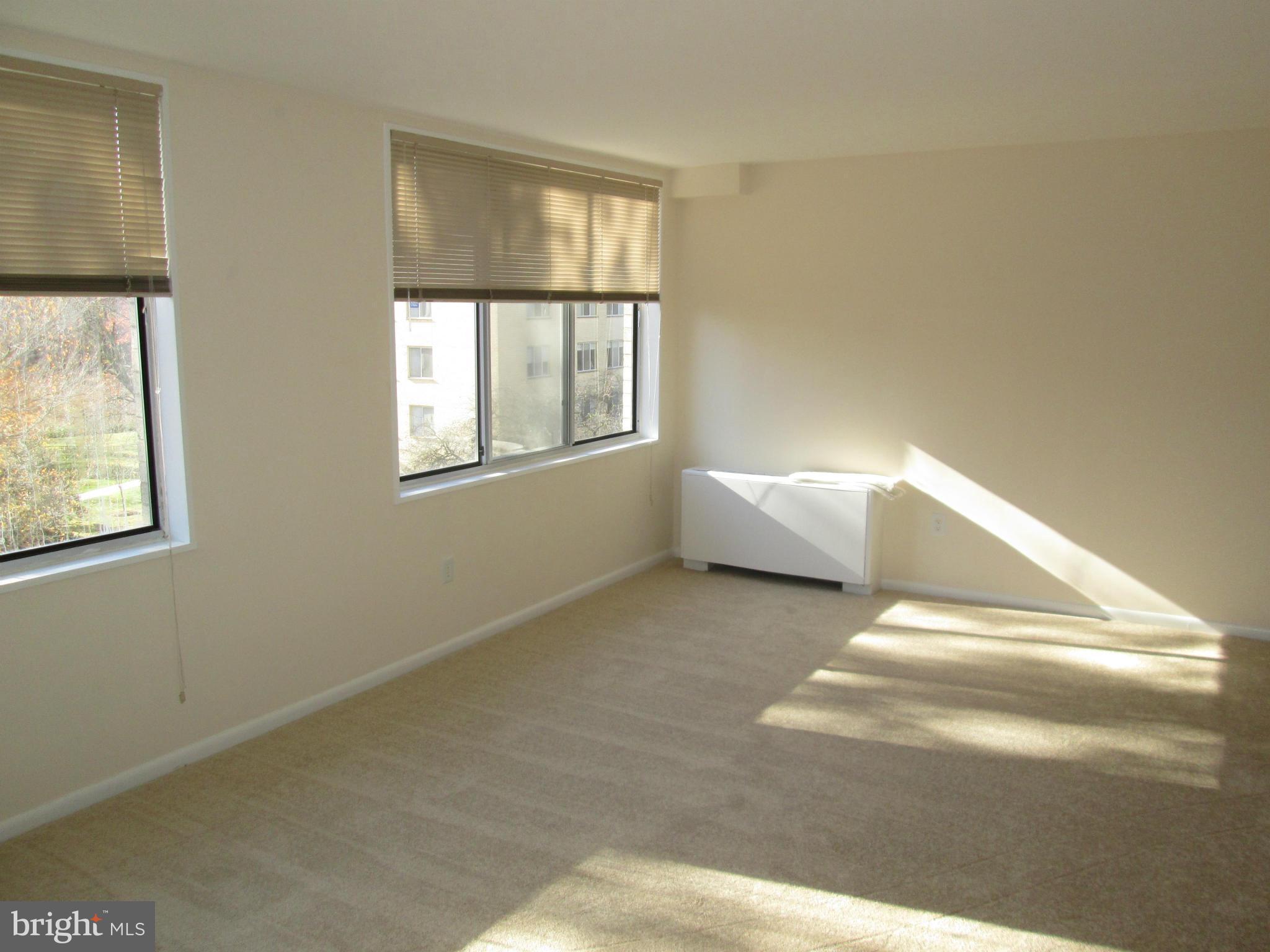 RIVER TOWERS - Residential