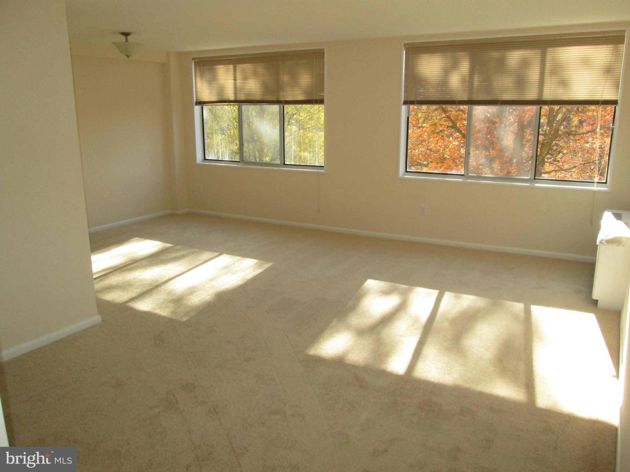 RIVER TOWERS - Residential