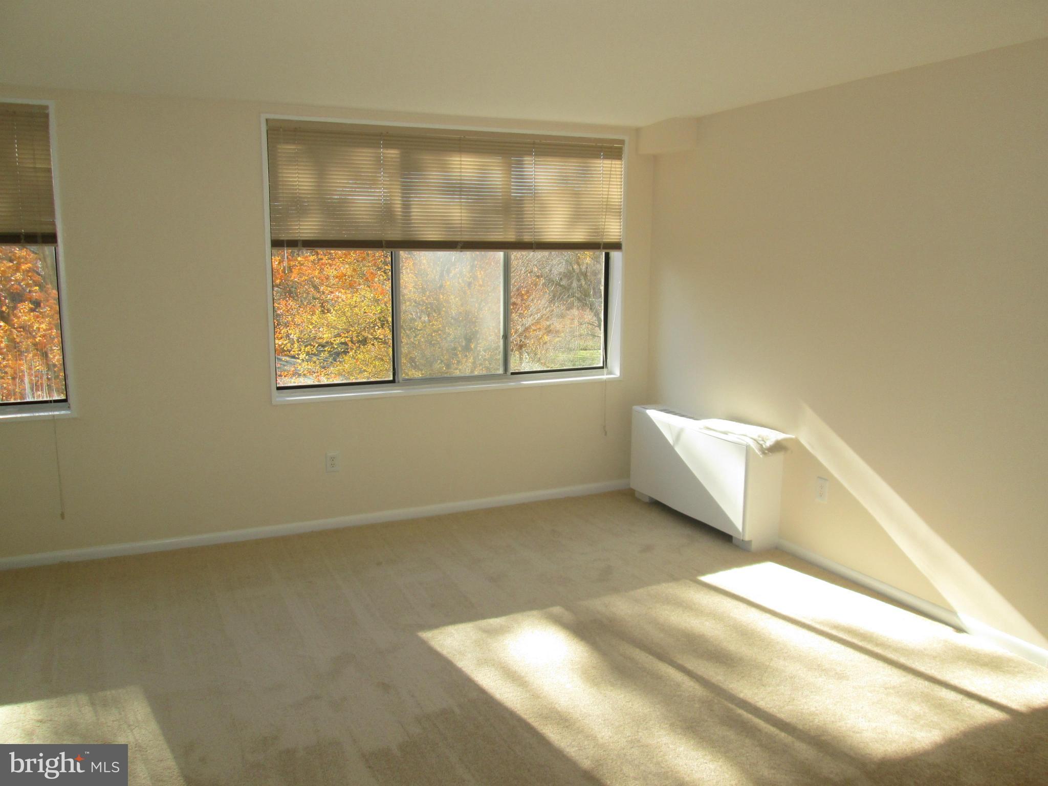 RIVER TOWERS - Residential