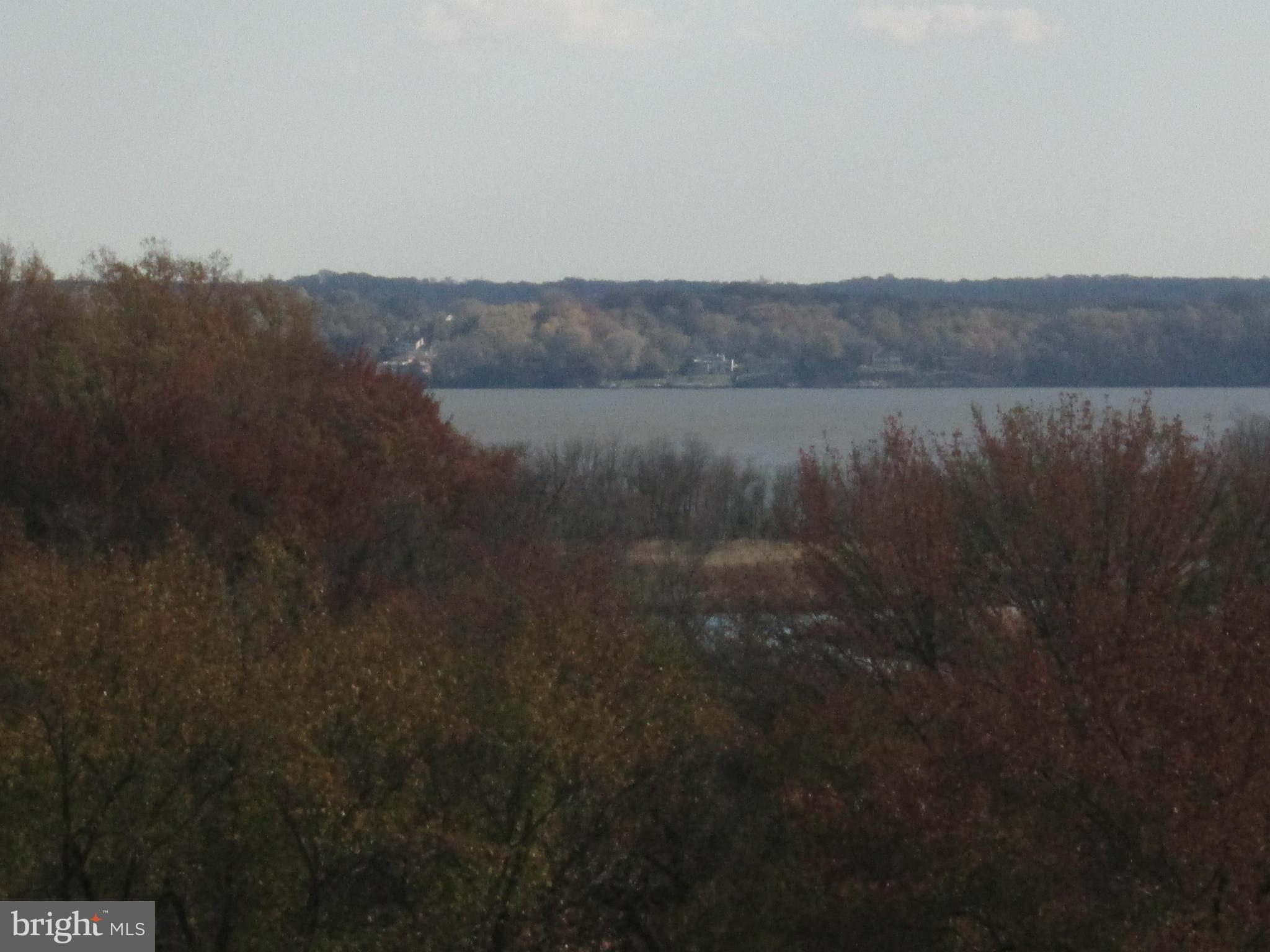 RIVER TOWERS - Residential