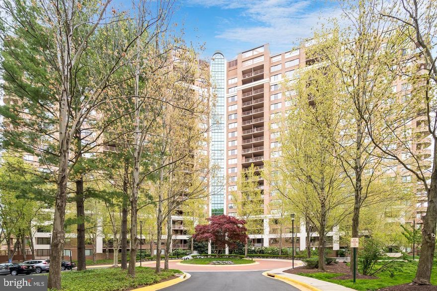 Beautiful 1 Bedroom & 1 Bathroom for Rent  * 1 Assigned Garage Parking Space included in *Bright, clean, sunlit, spacious, immaculate in a prime commuting location to DC, Bethesda, NIH, Walter Reed NNMC, NOVA. Secured-entry luxury building with 24-hr. front desk concierge and full suite of amenities, conveniently located just across from the Grosvenor METRO Station on the Red Line. Overlooks the treetops of Rock Creek Park and water view of swimming pool and peekaboo lake view. Numerous expansive windows invite natural sunlight and long-distance panoramic views towards Rockville and Silver Spring. Beautiful, upgraded, fully-equipped kitchen offers ample cabinetry, beautiful granite countertops, stainless steel appliances, built-in microwave, dishwasher. Private in-unit Washer/Dryer. Community: Outdoor Swimming Pool/Tennis Court/Fitness Center. The famous Grosvenor Market. Walking path around the lovely lake and leading to METRO. Housing choice certificates are welcomed.