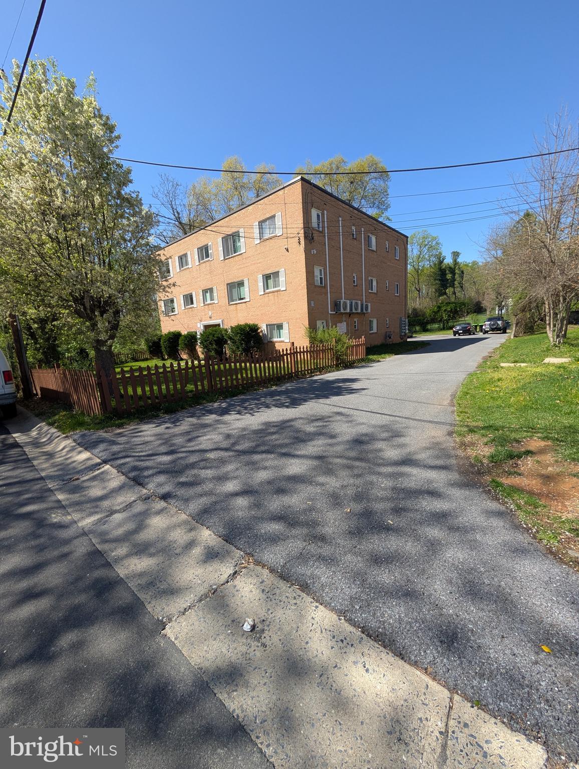 BEALLS - Residential Lease