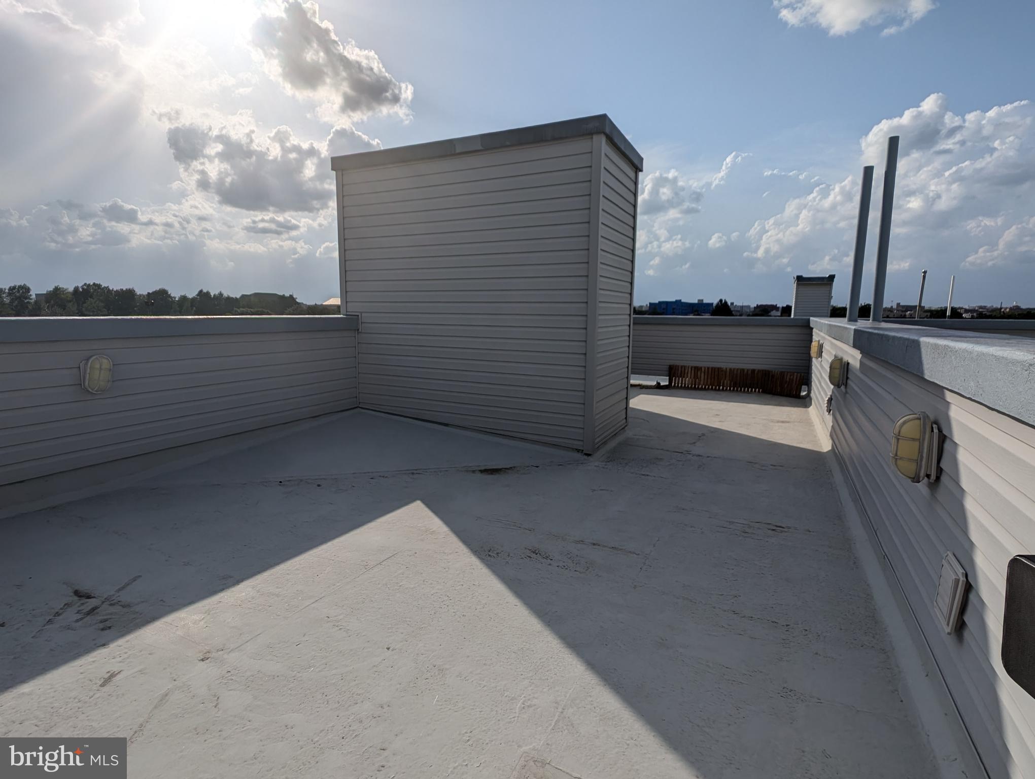 PORT RICHMOND - Residential Lease