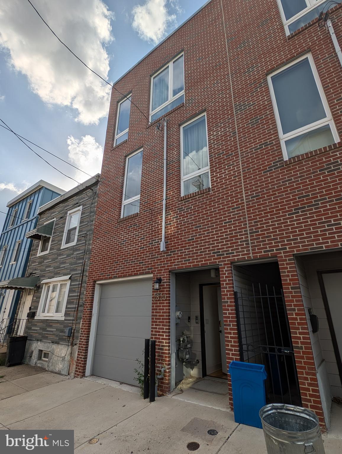 PORT RICHMOND - Residential Lease