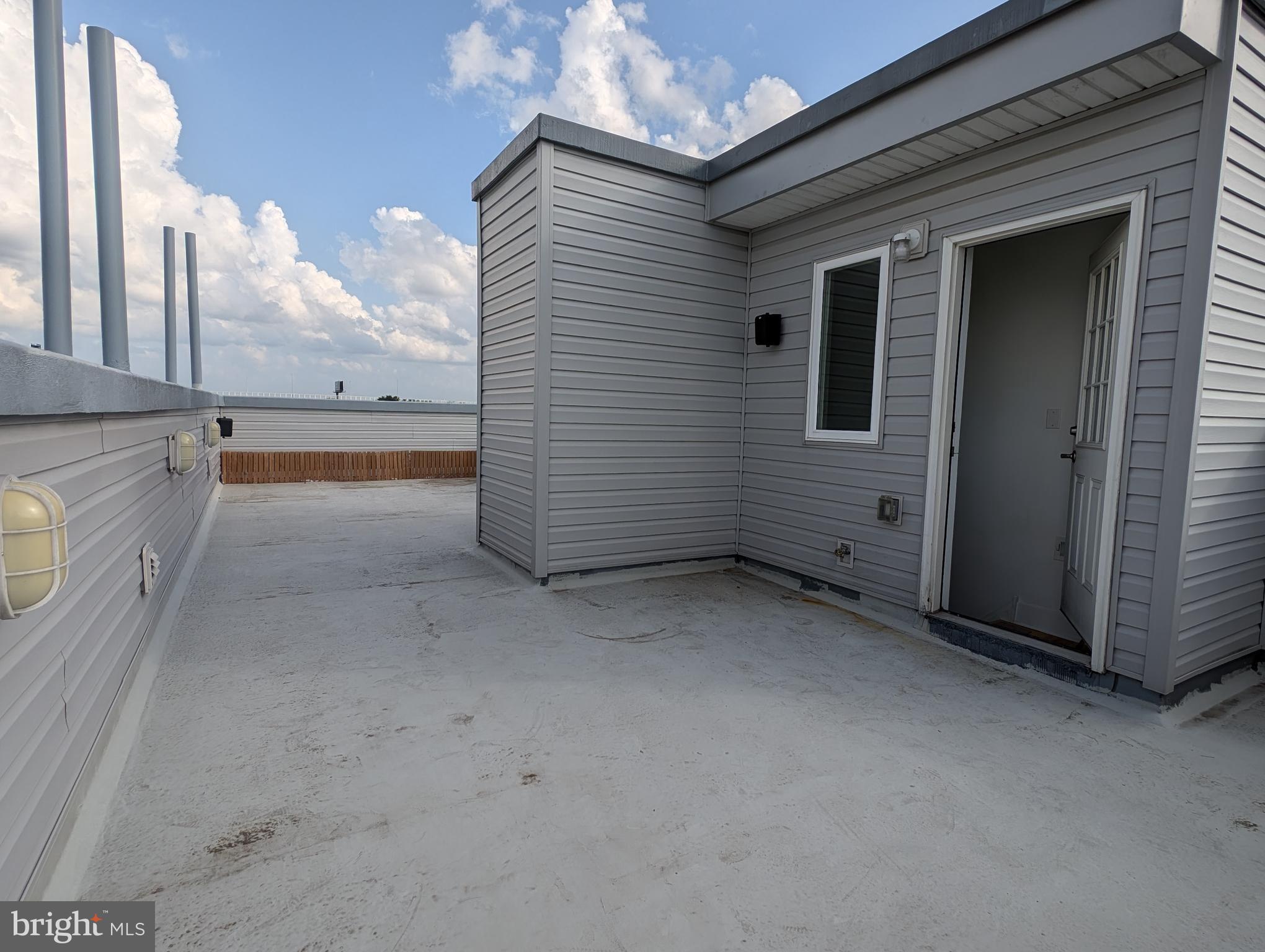 PORT RICHMOND - Residential Lease