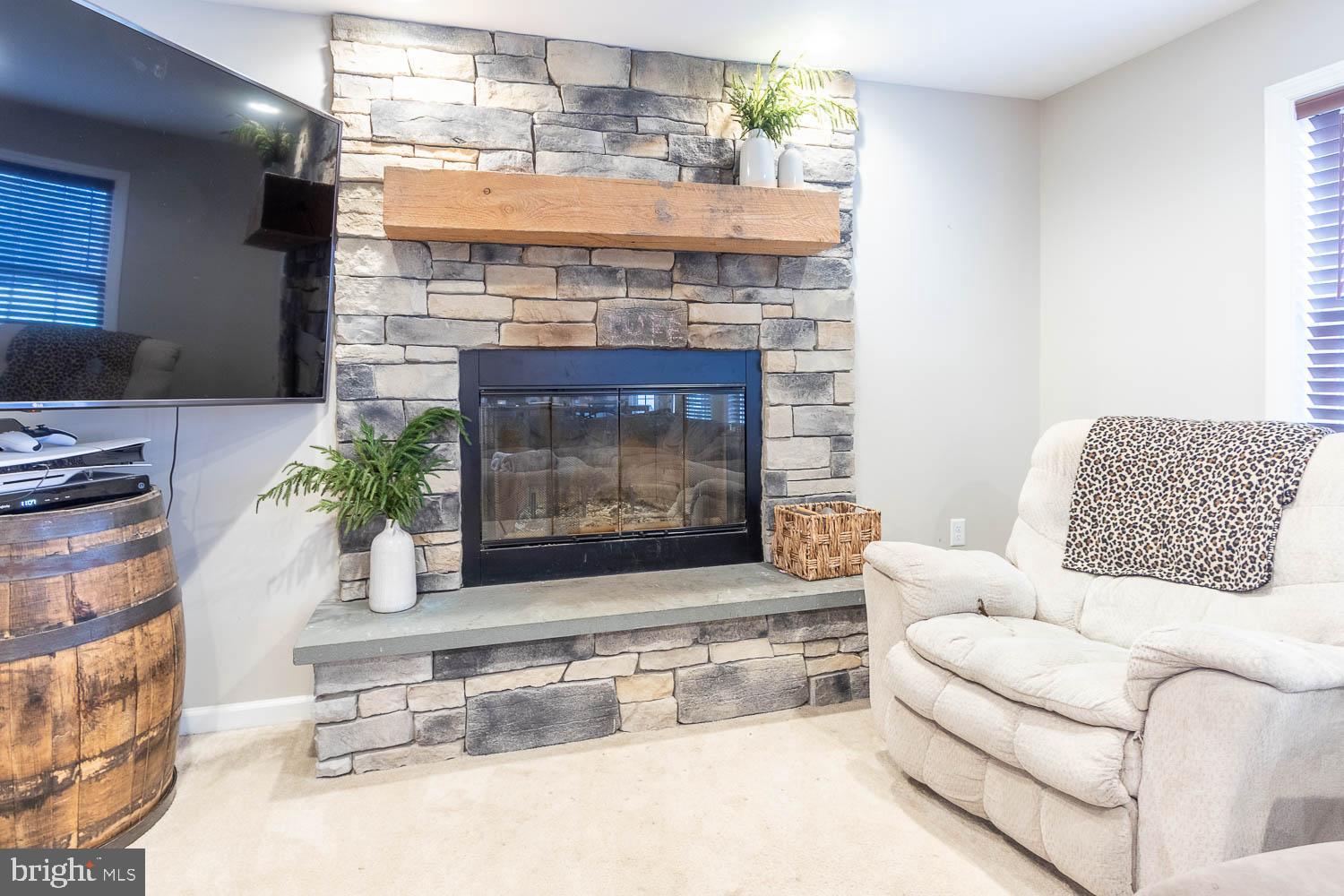 STONEHENGE - Residential