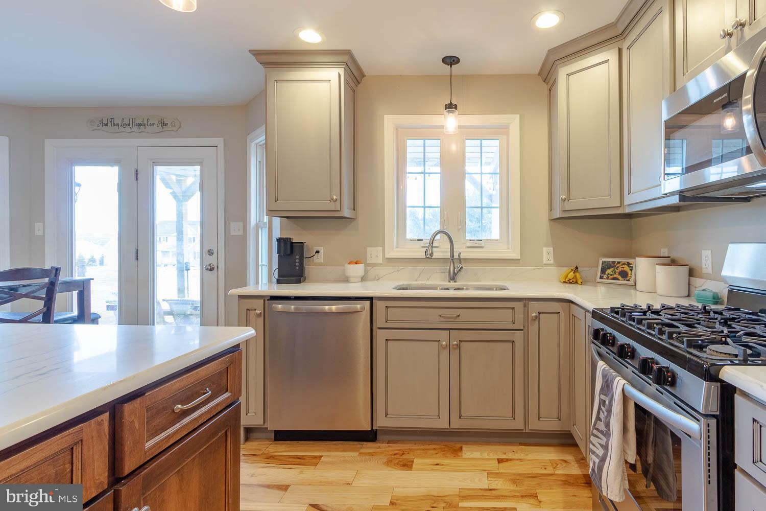 STONEHENGE - Residential