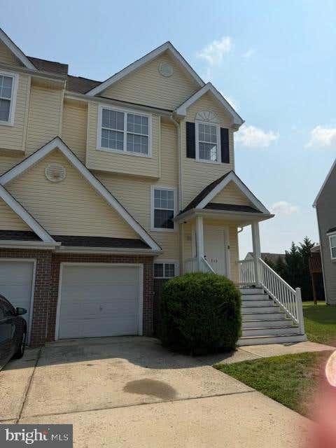 Townhouse For Rent - 319 Paradee Drive<br/> Kent County, DOVER, DE 19904