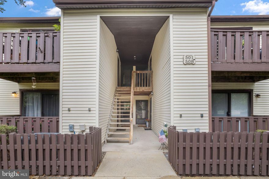 Beautiful 2 BR 2 BA first floor condo at 501 Lindsey Court. Nicely upgraded with neutral paint throughout. Walk in to find spacious living room, leading to dining room, kitchen, and laundry. Into the hallway, two sun-filled bedrooms with spacious closets and 2 full bathrooms. Conveniently located in the center of everything, minutes to restaurant, gym, Whole foods, easy access to all major highway, turnpike and more. Schedule your showing today! Small pet per owner approval and No smoking, tenant must have good income and credit score of 700 and up. Please apply via Rentspree or send Application with proof of income, and full credit report.